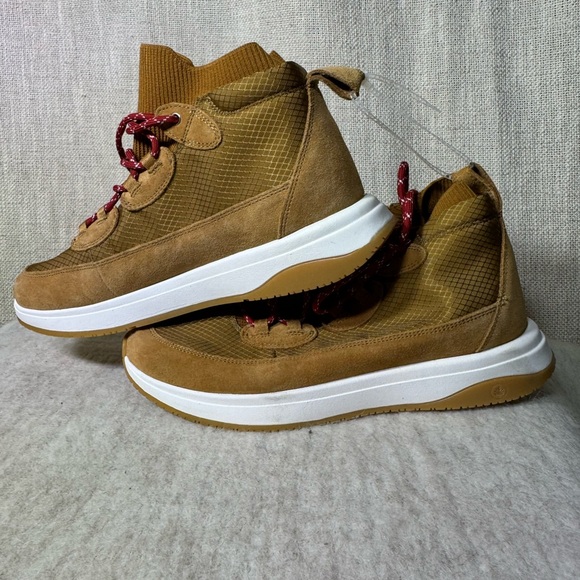 Tan high top, hiking boot - Picture 3 of 4